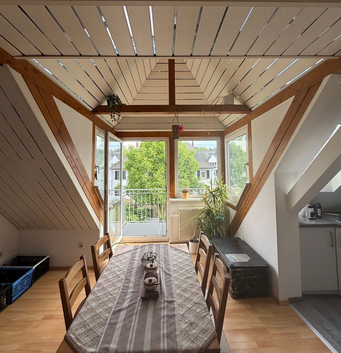 Esszimmer mit Balkon