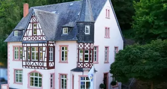 von_poll_real_estate_property_25416017_image_0