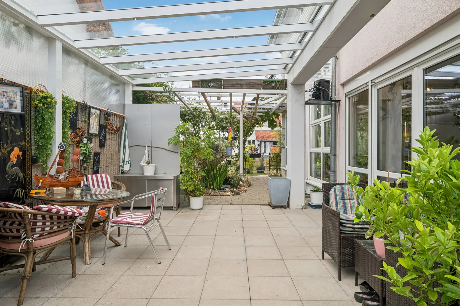 Überdachte Terrasse am Wohnbereich