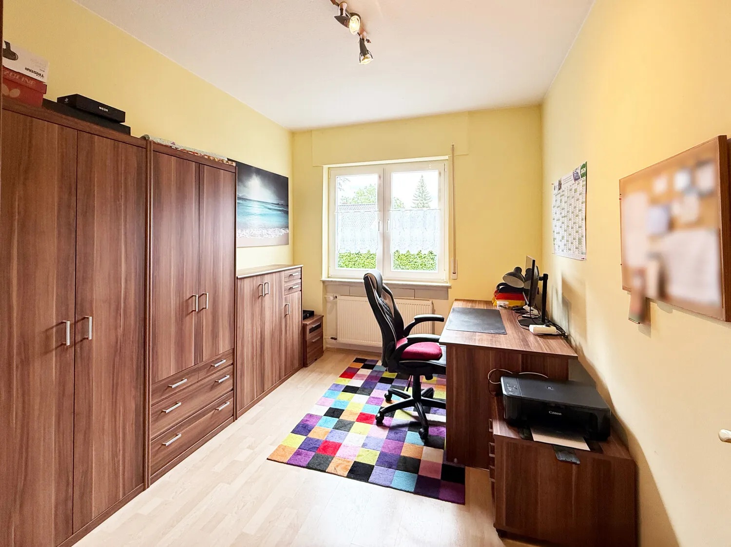 Büro EG