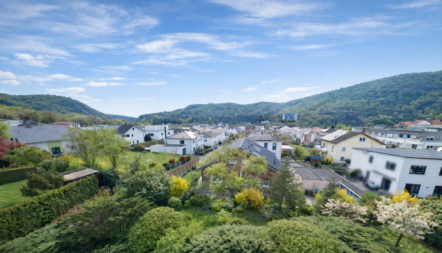 Charmante 2-Zimmer-Wohnung zur Miete mit Balkon und Garage nahe Kuhberg, oberhalb des Salinentals