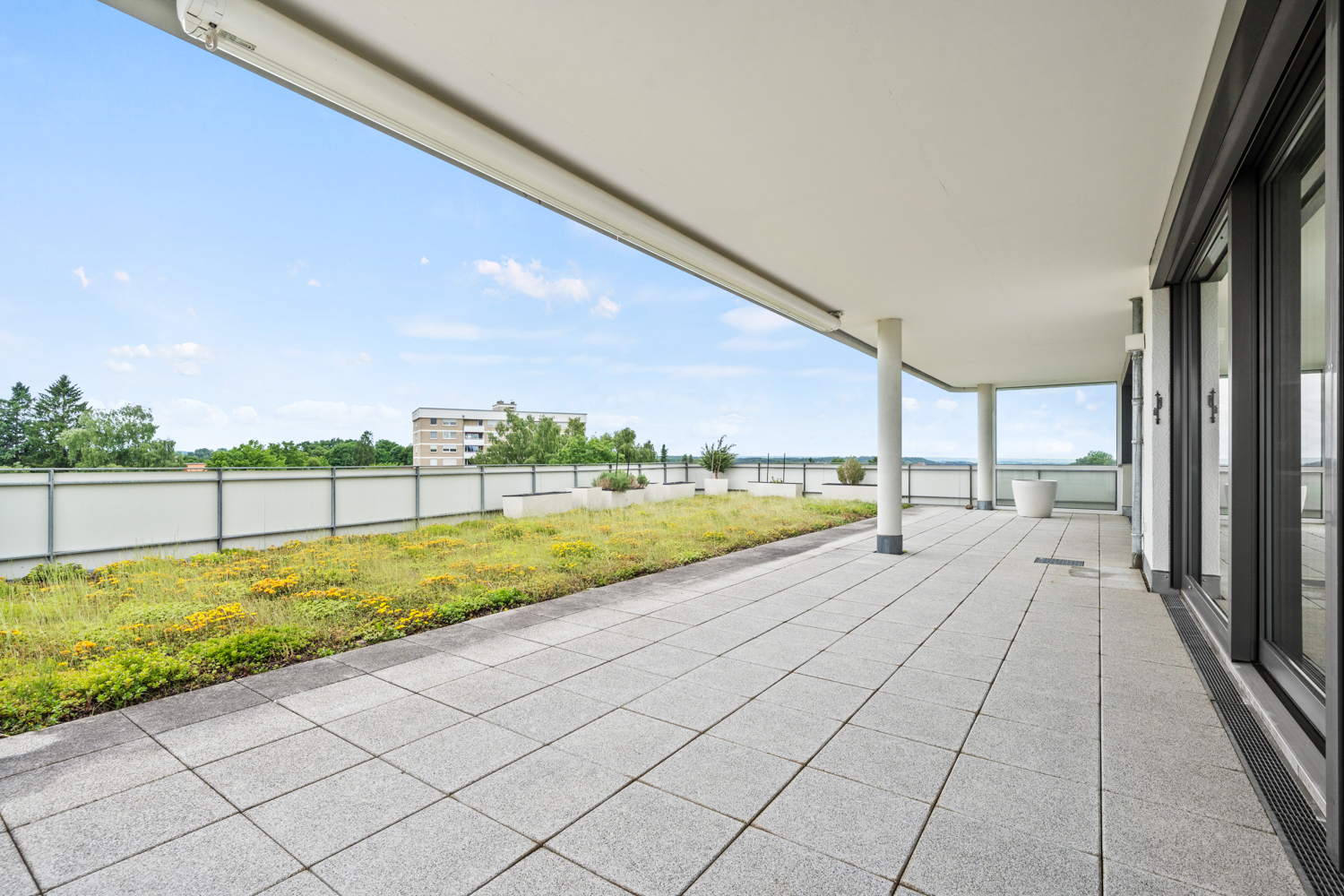 überdachte Terrasse