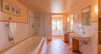 von_poll_real_estate_property_ZE155_image_9