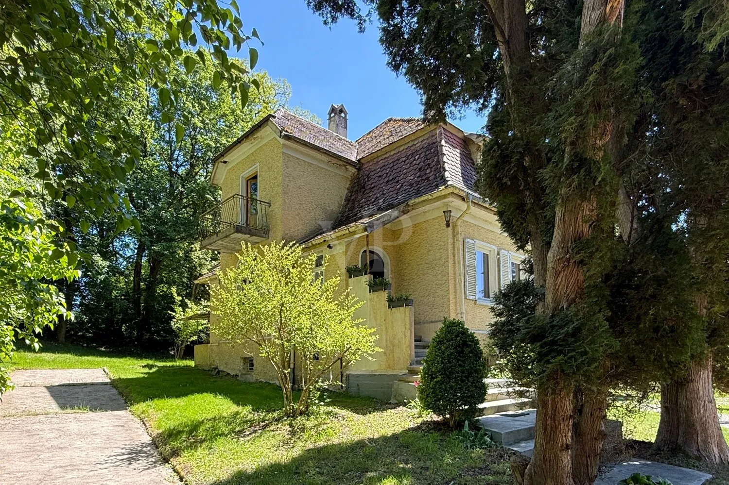 Villa Seitenansicht