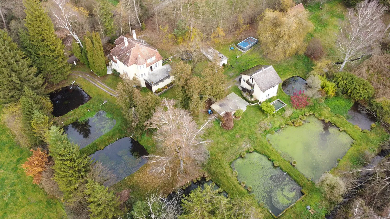 Villa - Haus - Gelande