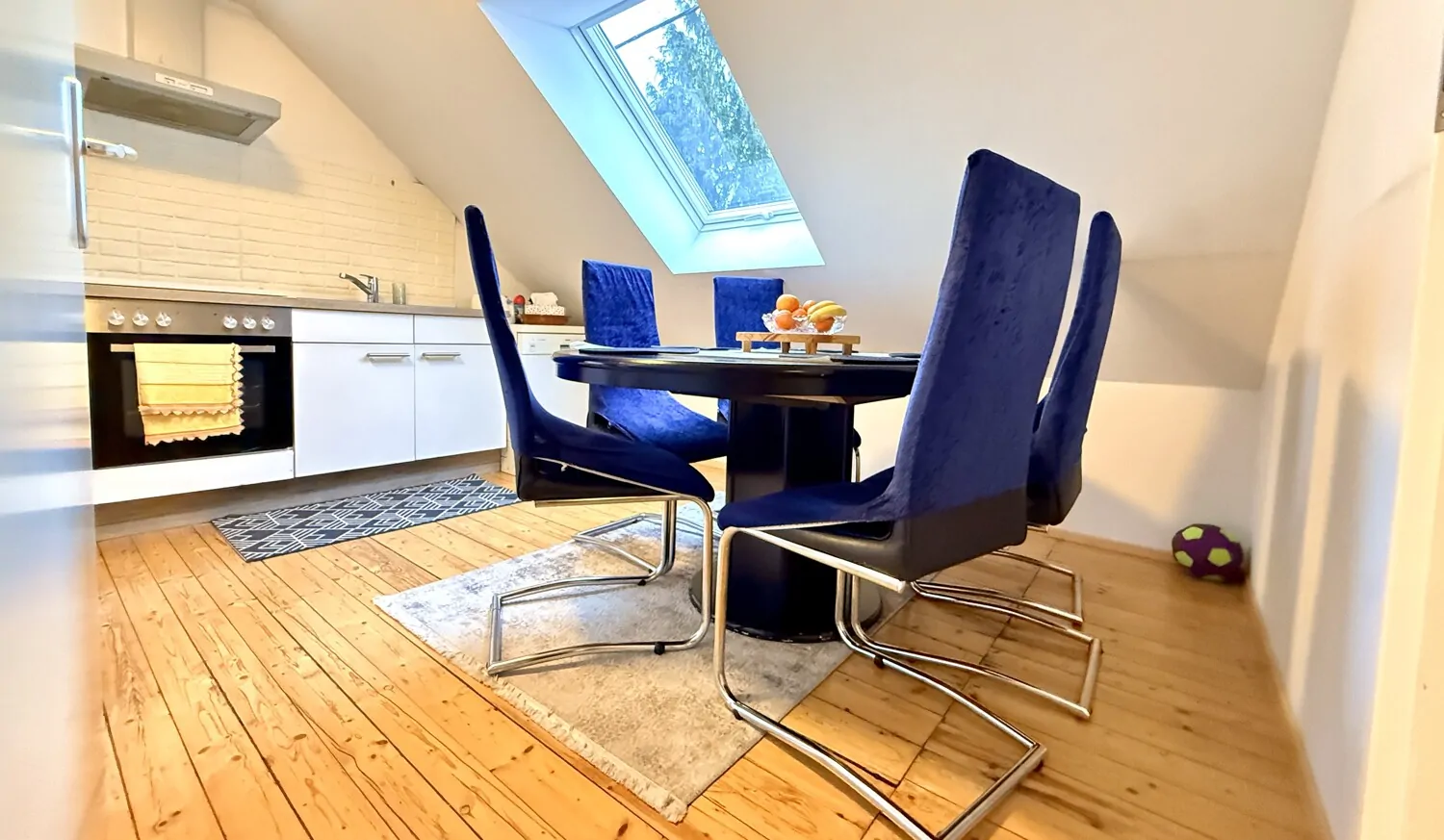 Küche/Essbereich DG