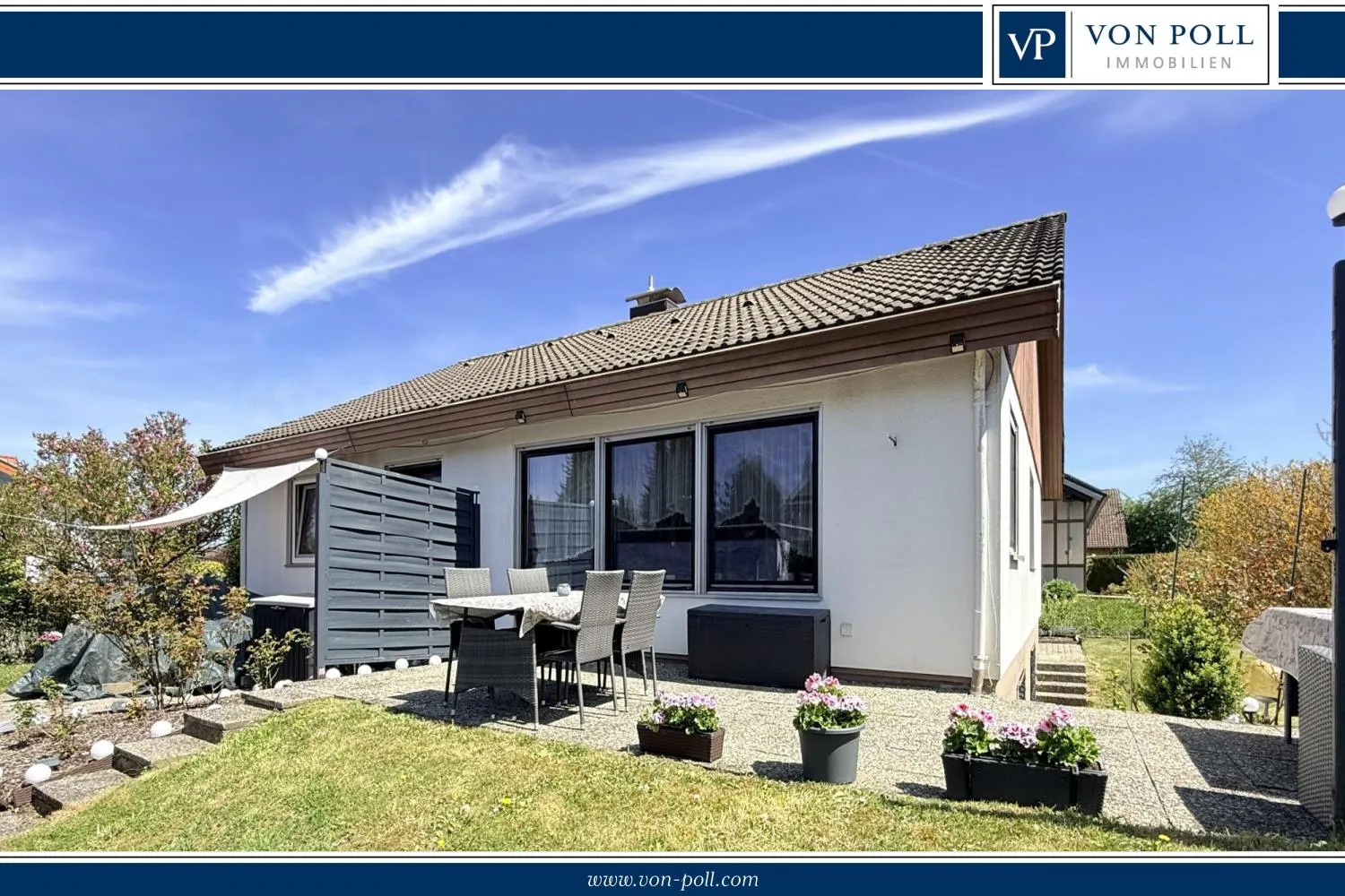 Freistehendes Einfamilienhaus mit Garage