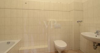 von_poll_real_estate_property_25121107_image_8