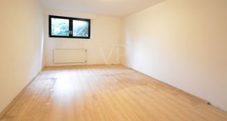 von_poll_real_estate_property_25121107_image_12