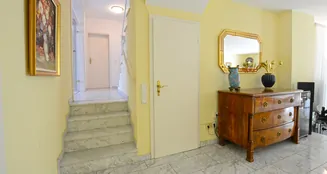 von_poll_real_estate_property_25121125_image_8