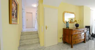 von_poll_real_estate_property_25121125_image_8