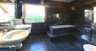 von_poll_real_estate_property_25121125_image_12