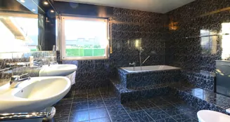 von_poll_real_estate_property_25121125_image_12