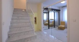 von_poll_real_estate_property_25121125_image_13