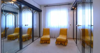 von_poll_real_estate_property_25121125_image_9