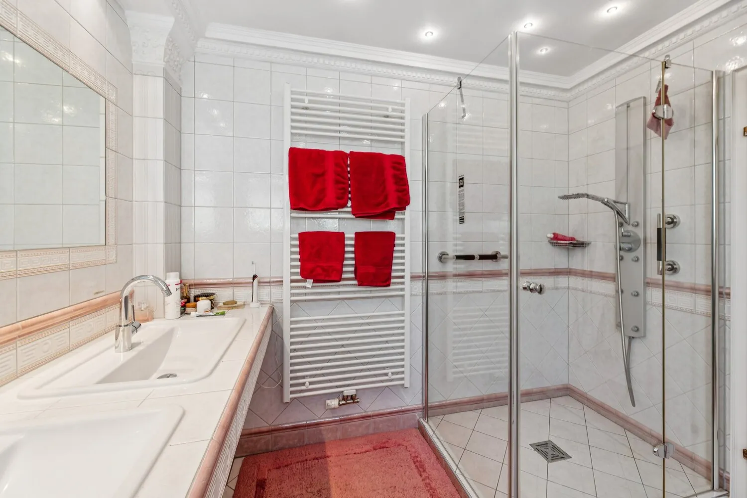 Badezimmer EG