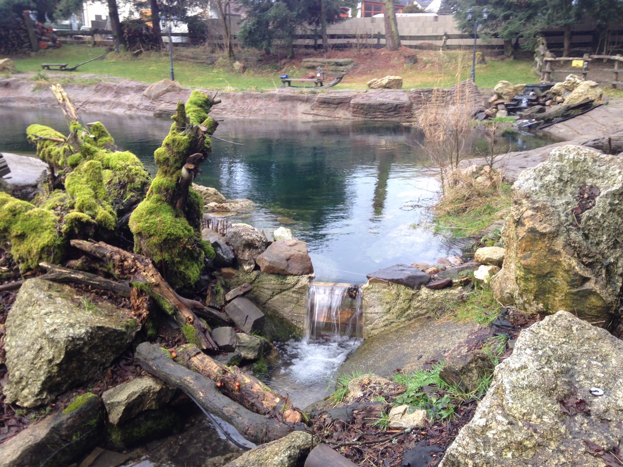 Gartenansicht Wasserlauf