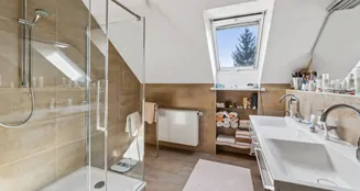 von_poll_real_estate_property_25093022_image_4