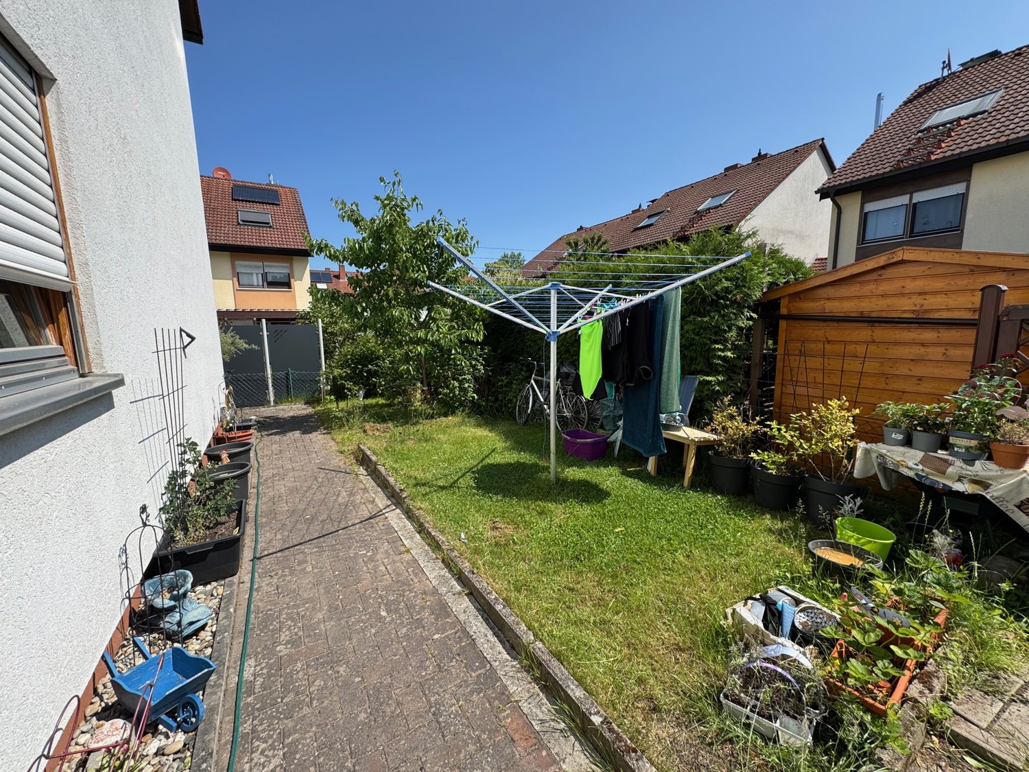 Gartenbereich seitlich
