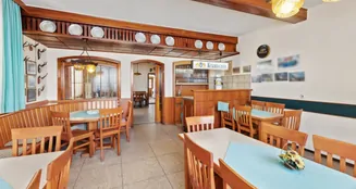 von_poll_real_estate_property_25093021_image_1