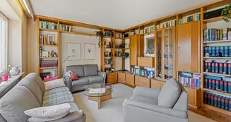 von_poll_real_estate_property_25093042_image_2