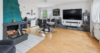 von_poll_real_estate_property_25093043_image_0