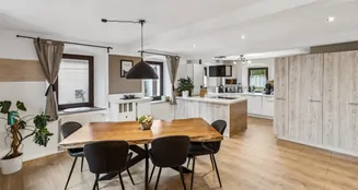 von_poll_real_estate_property_25093069_image_0