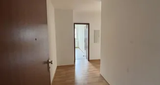 von_poll_real_estate_property_26093001_image_1