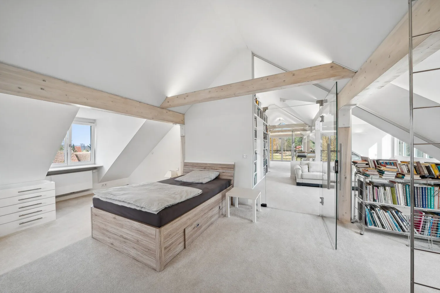 Schlafzimmer DG