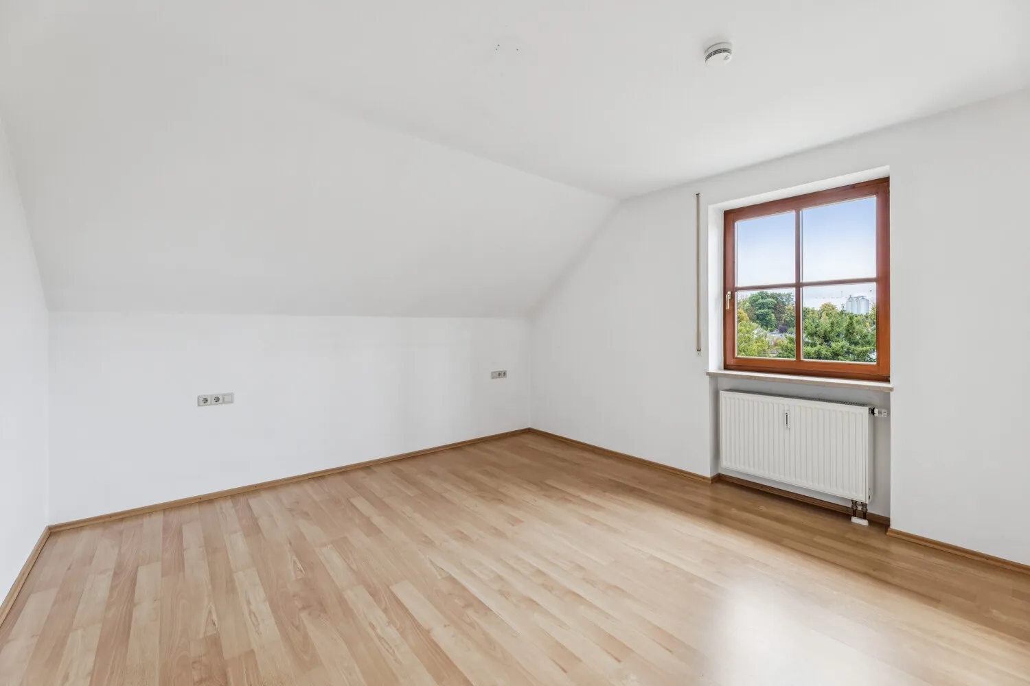 Schlafzimmer DG