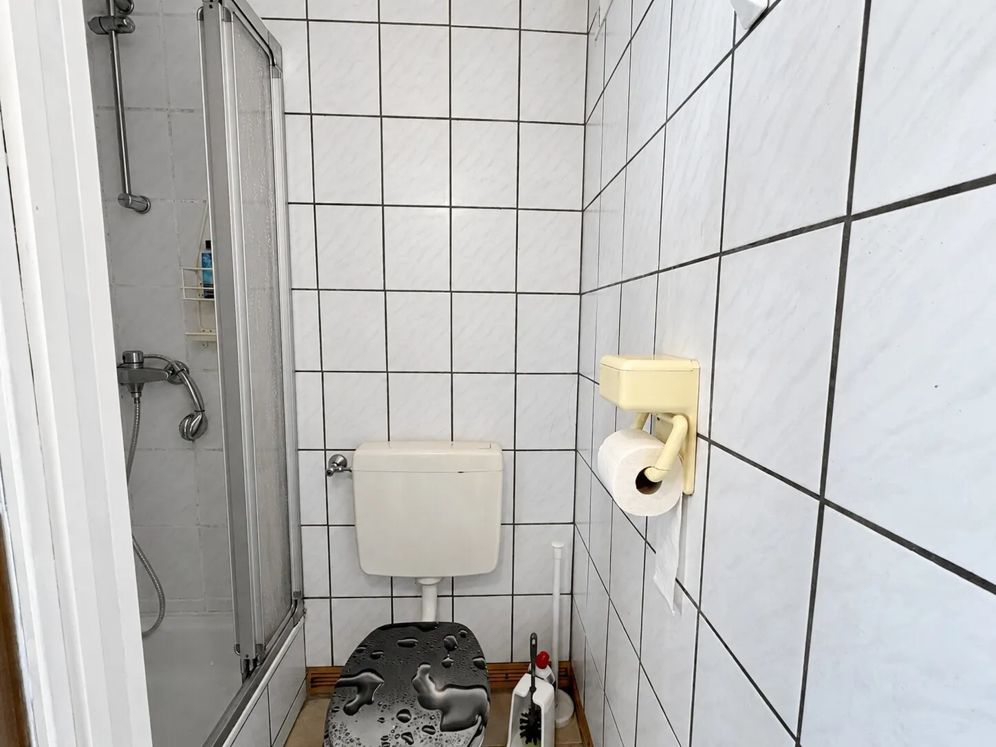 Erdgeschoss: Gäste-Bad