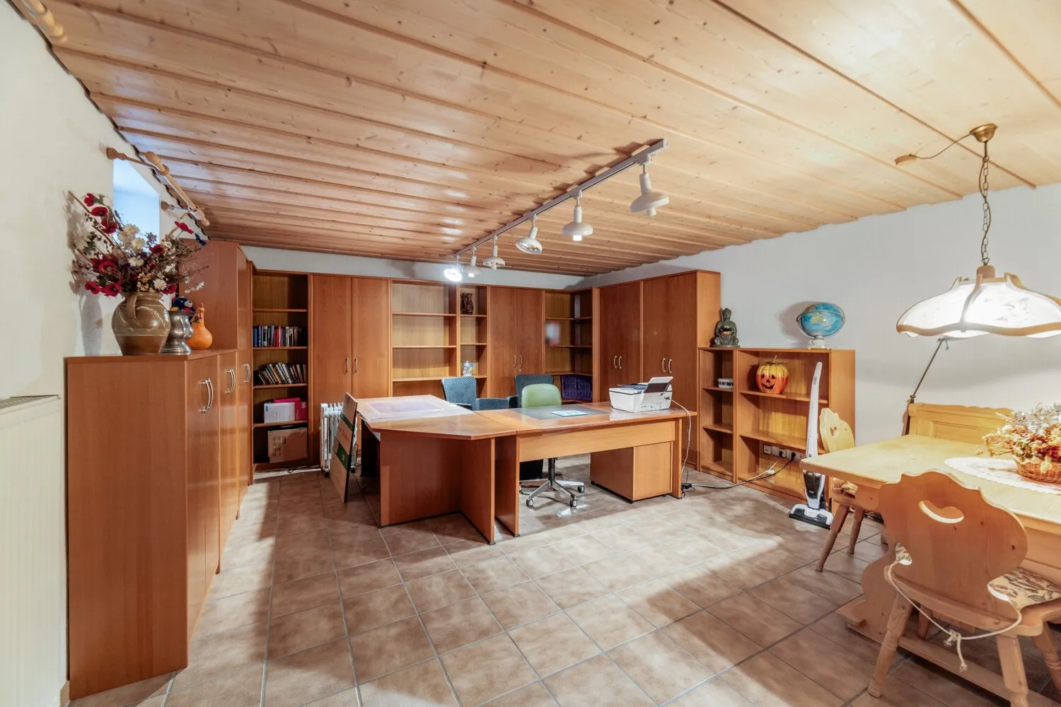 Büro UG