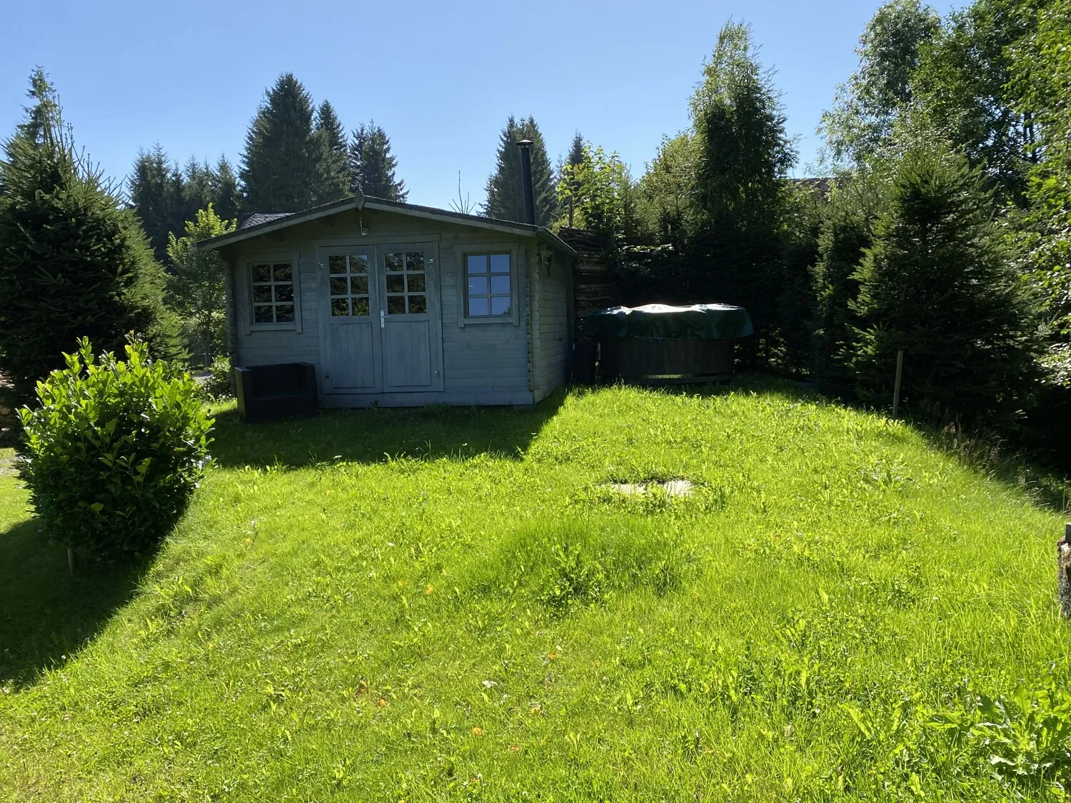 Hütte mit finnischem Badezuber