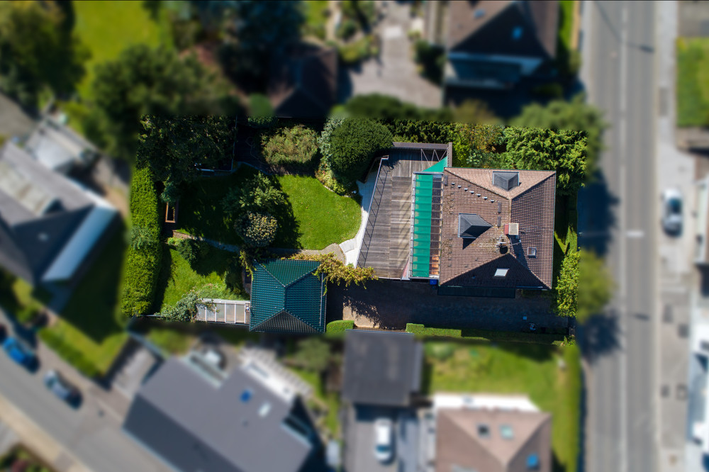 Haus m. Dachterrasse und Garten