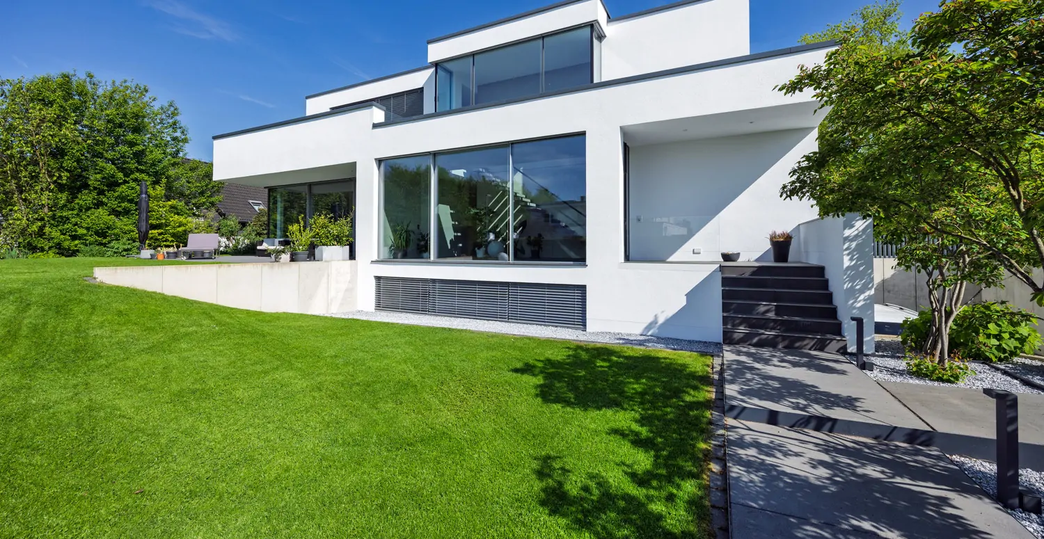 Exklusive Villa im Bauhausstil in erstklassiger Lage!