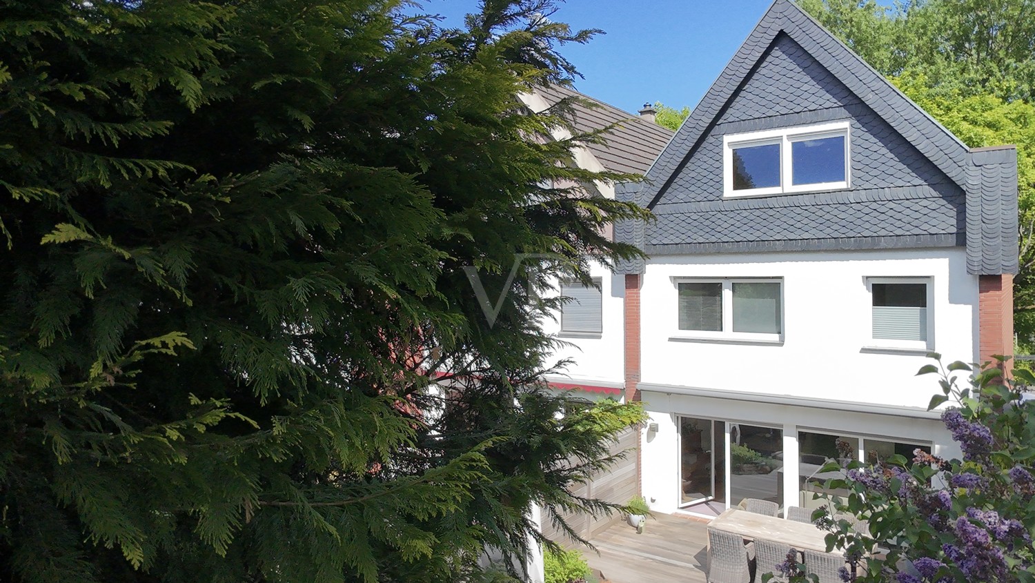 Modernes Wohnen im Reihenendhaus - familienfreundlich und naturnah in Haan