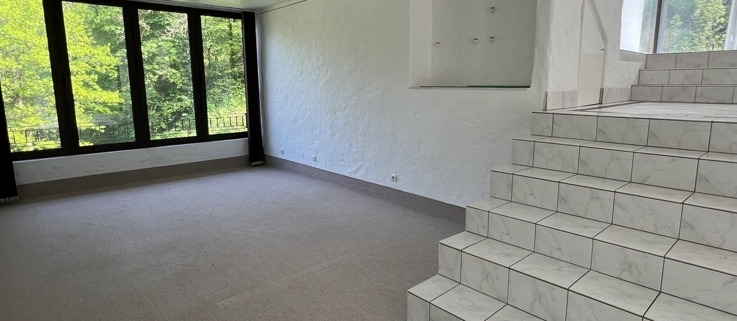 Esszimmer mit Blick in den Park