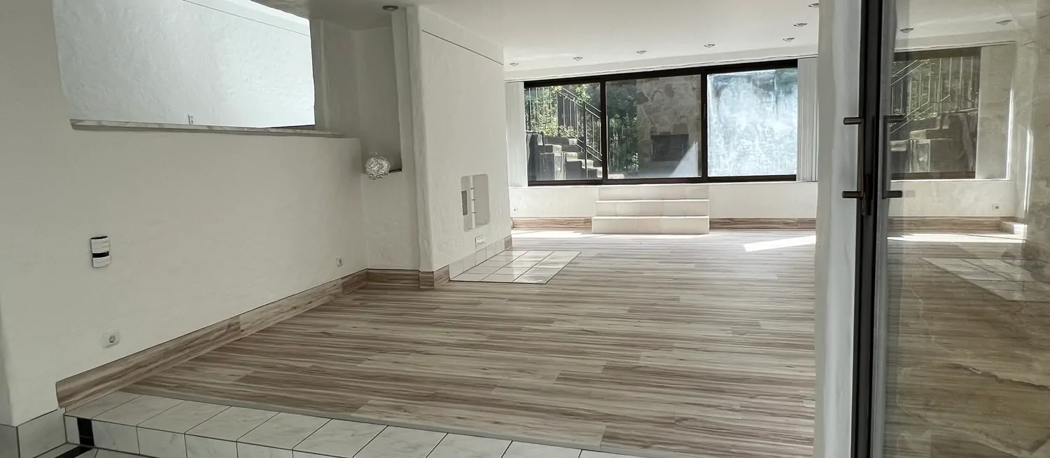 Wohnzimmer mit Kaminanschluss