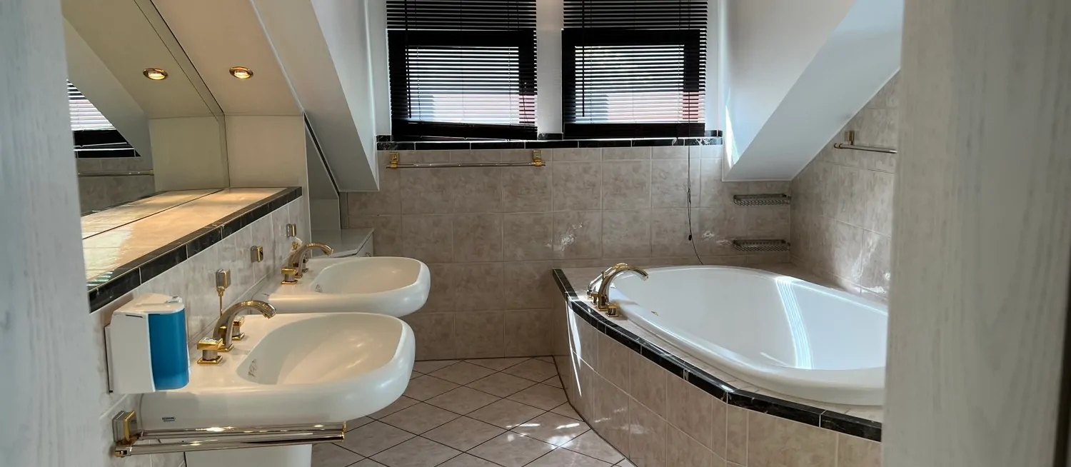 Masterbad mit Badewanne
