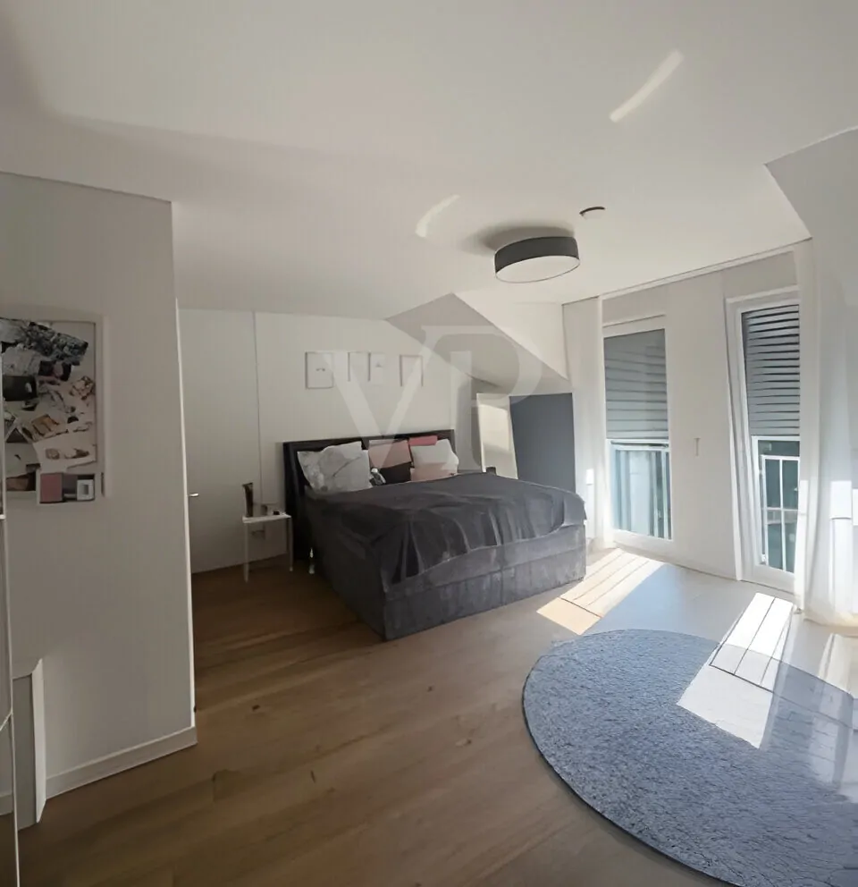 großes Schlafzimmer OG