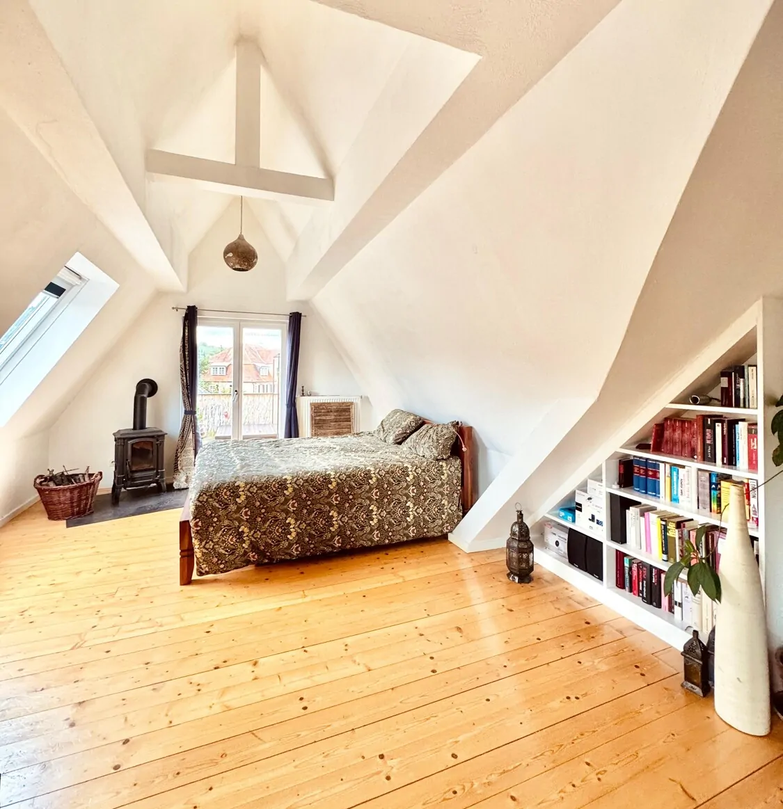 Offener Wohnbereich mit Terrasse