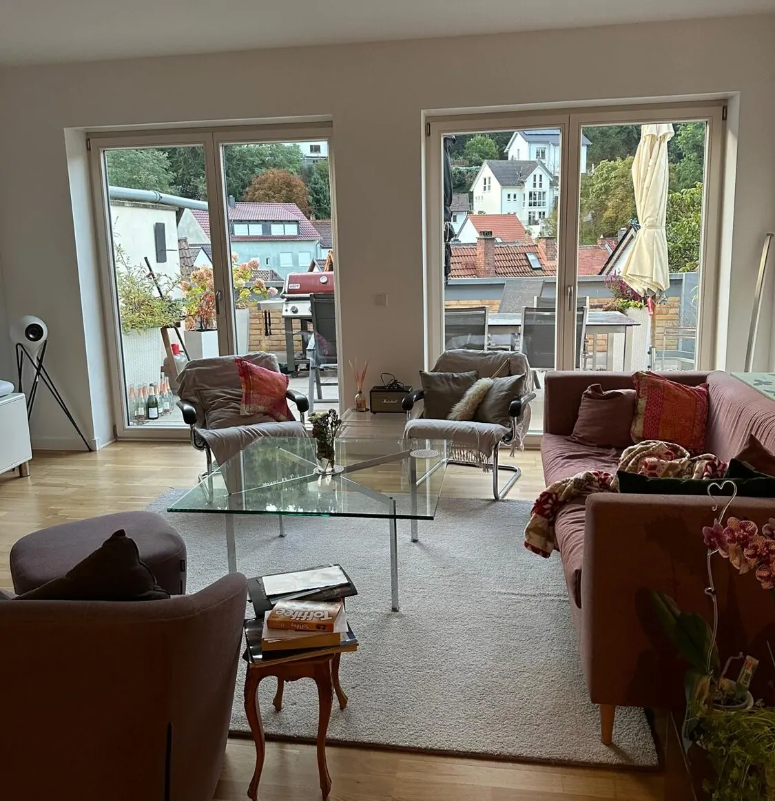 Gemütlicher und heller Wohn- und Essbereich