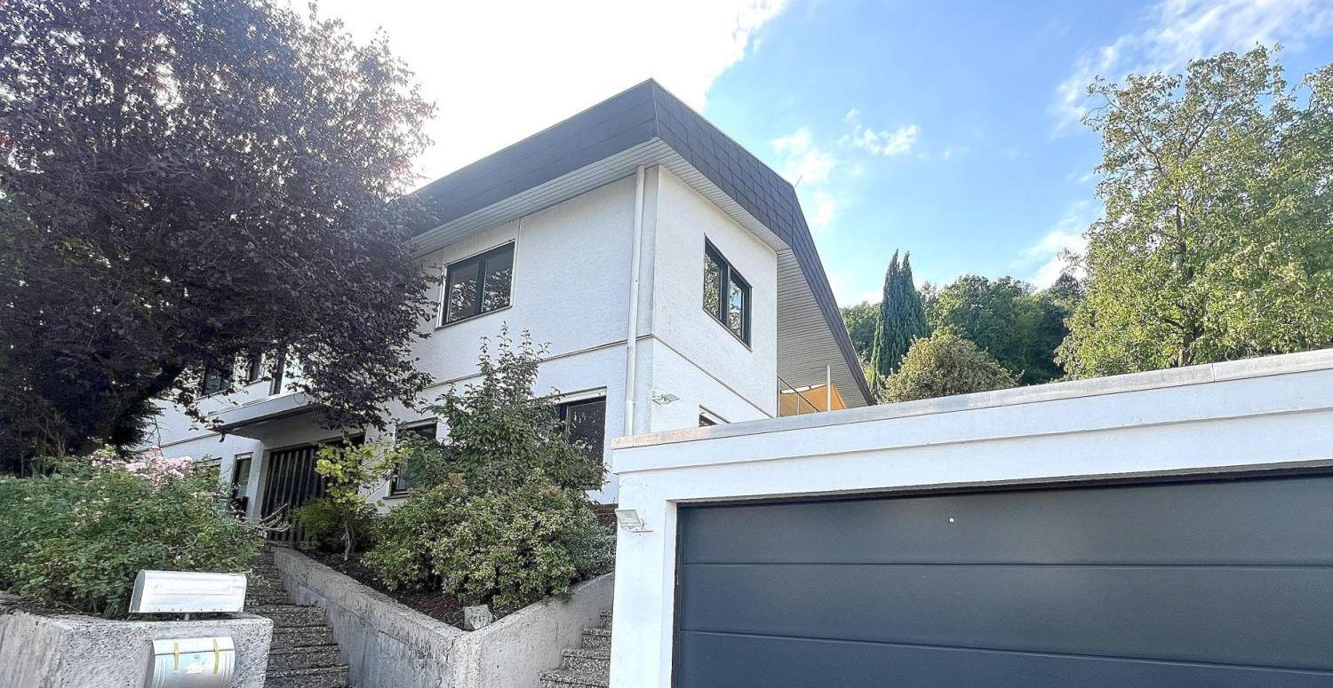 Exklusive Familienoase mit Weitblick! Haus mit Garten und separater Einliegerwohnung!