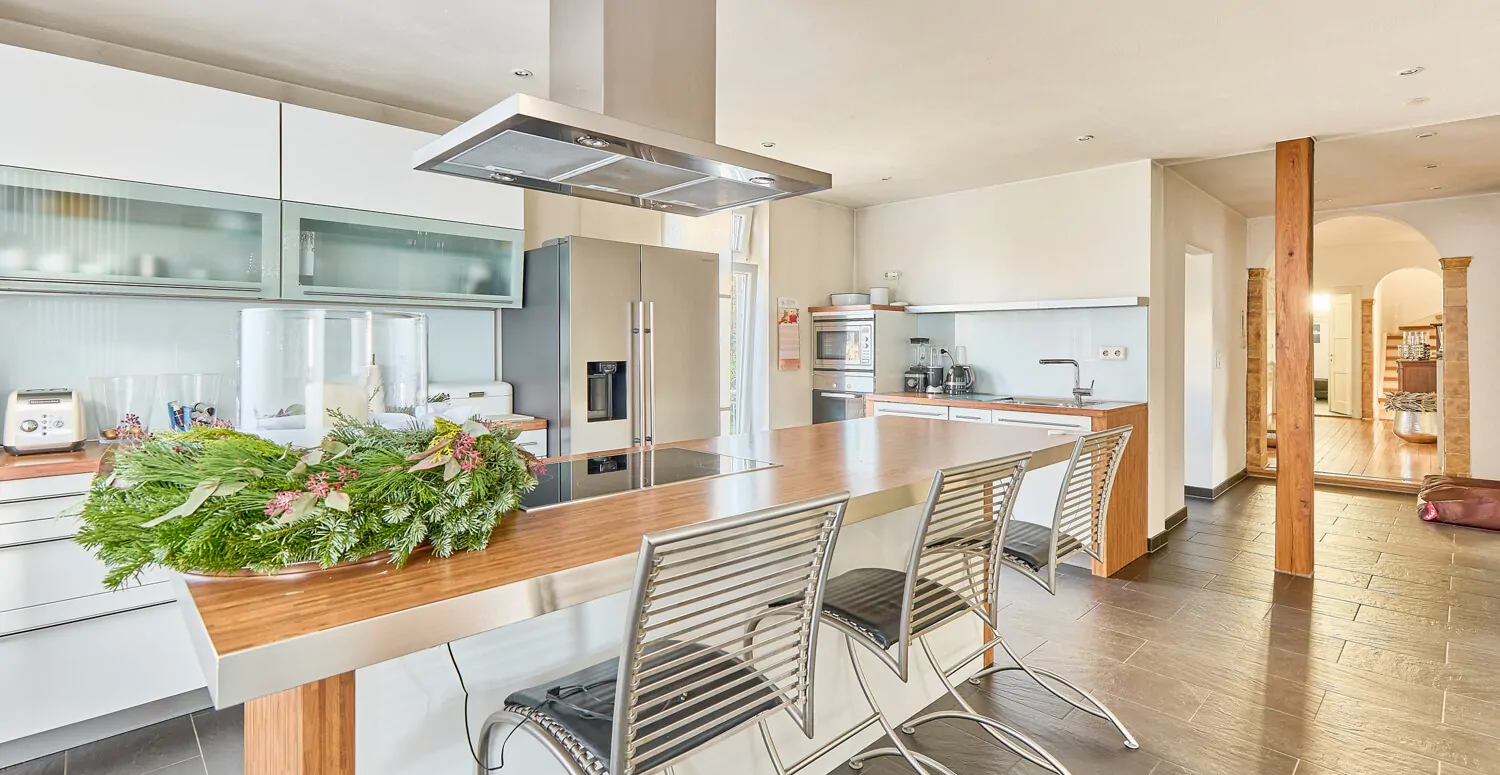 ....Küchenbereich mit Zugang zur....