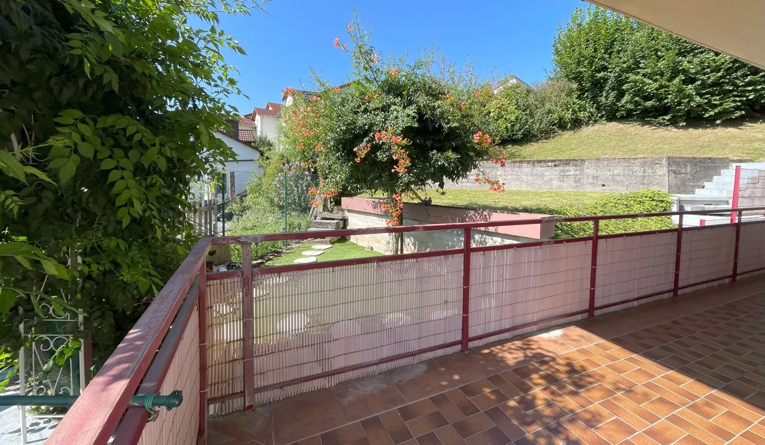 Große Balkone auf allen Ebenen