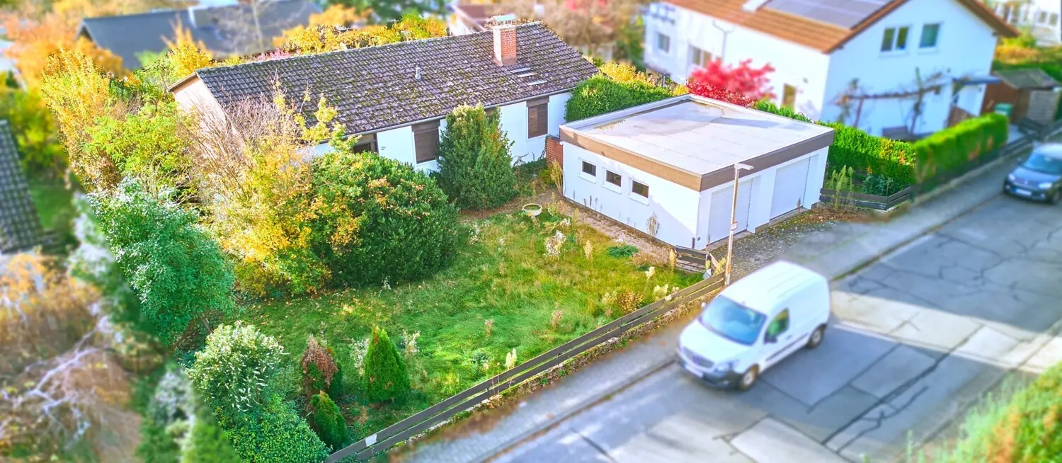 Vorgarten mit Doppelgarage