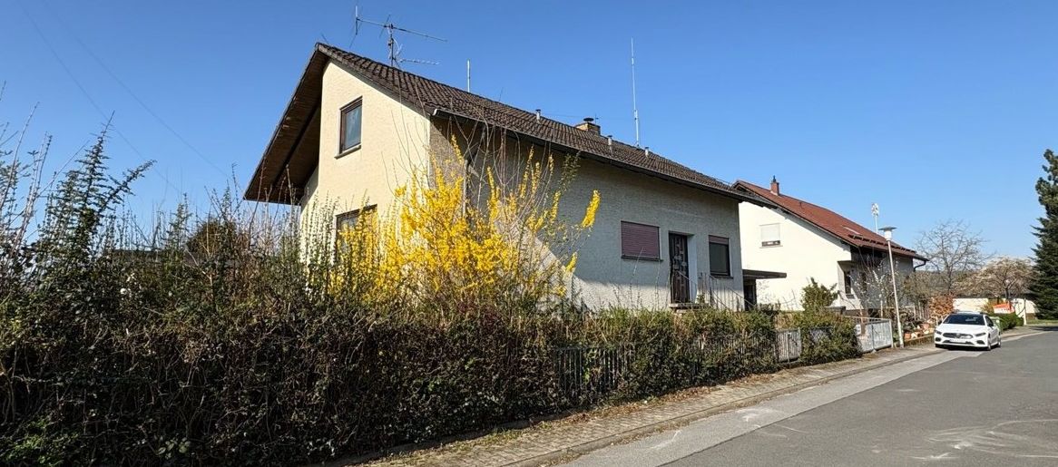 Straßenansicht 2