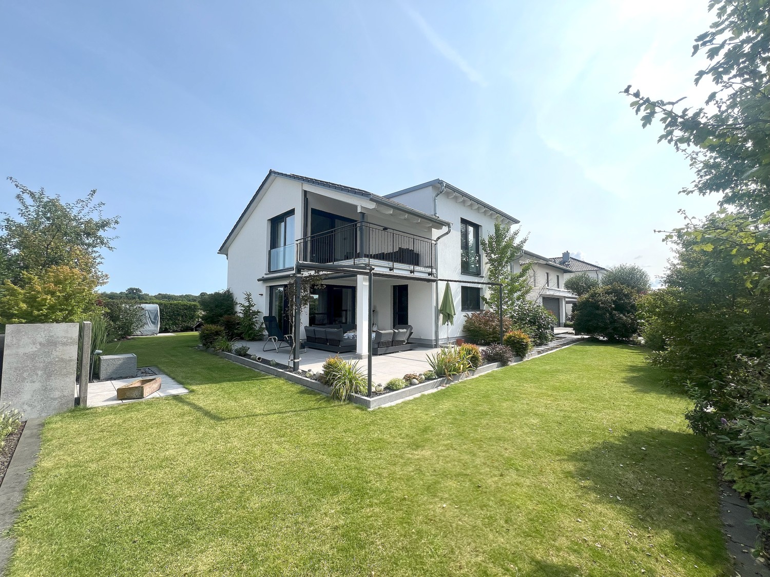 Modernes Traumhaus mit bestem Energiestandard!