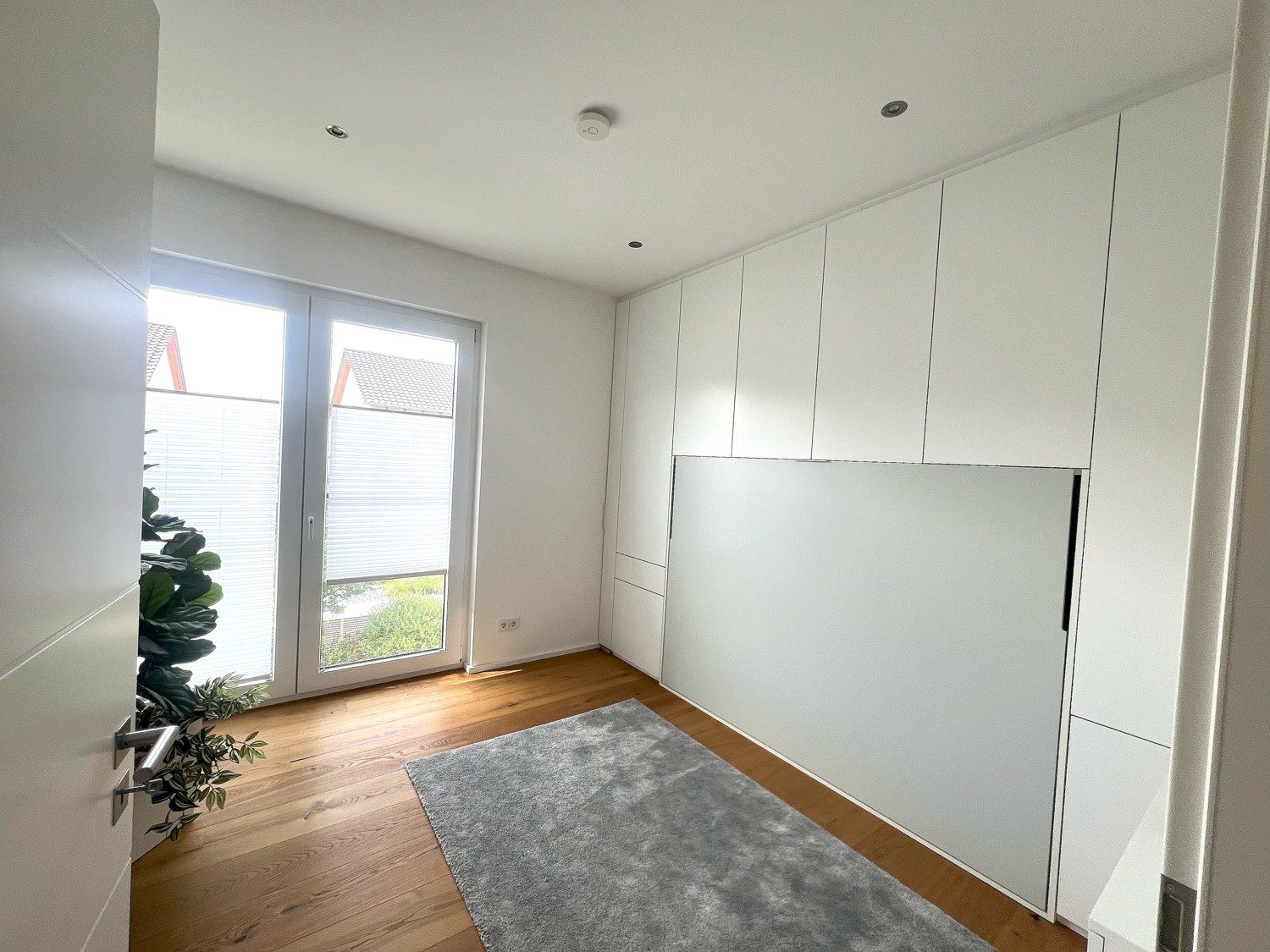 Tolles Gästezimmer mit Einbaubett