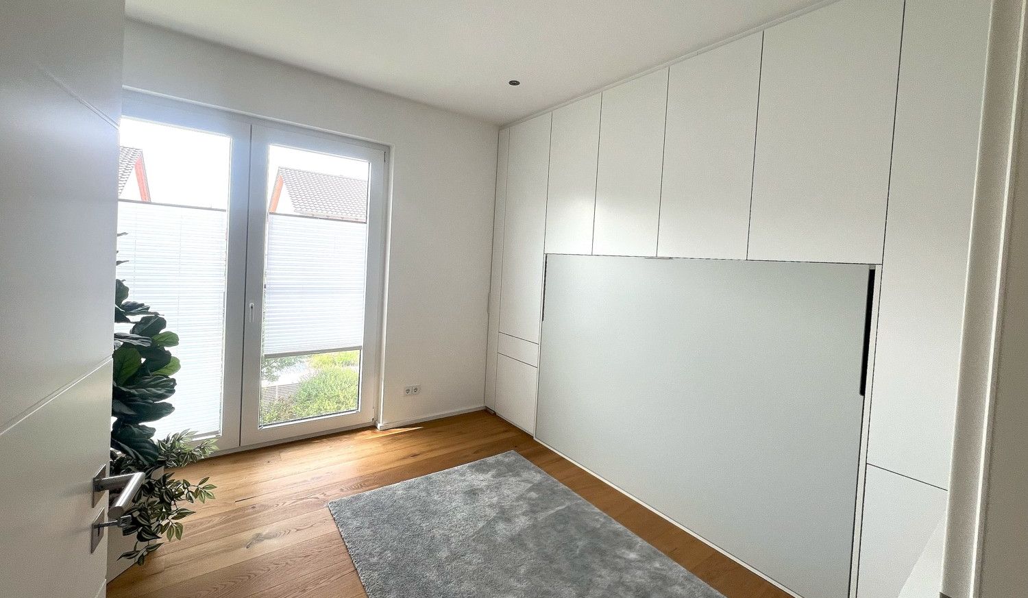Tolles Gästezimmer mit Einbaubett